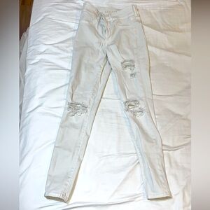 ⭐️final offer! Women’s size 6 long American eagle skinny jeans